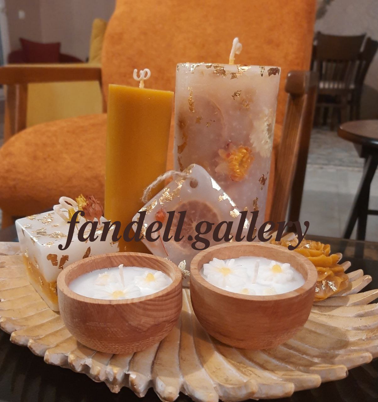شمع ظرف چوبی با گل بابونه