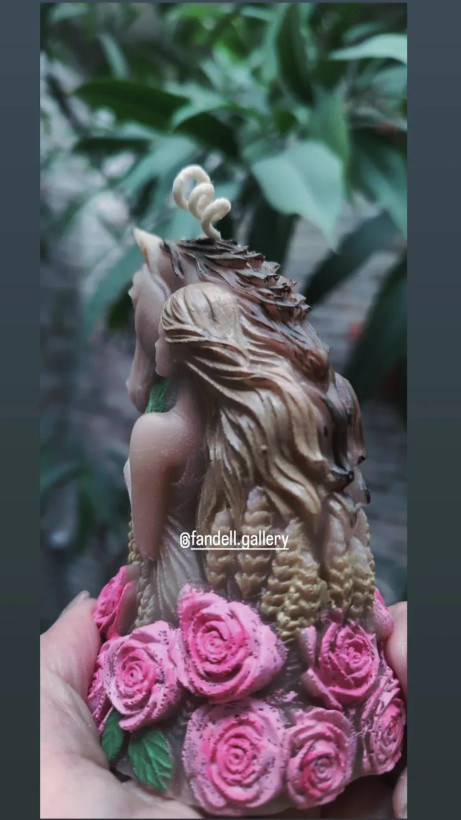 شمع دختر اسب سوار